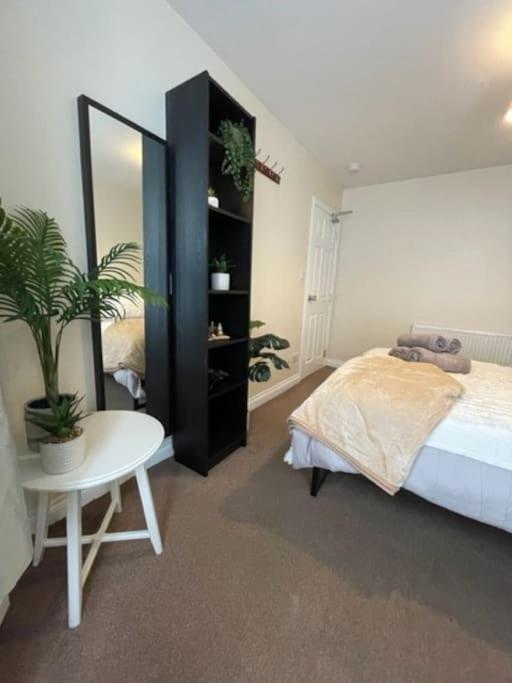 5 Bedroom, Sleeps 9 - Base To Explore Liverpool And Beyond Exterior photo