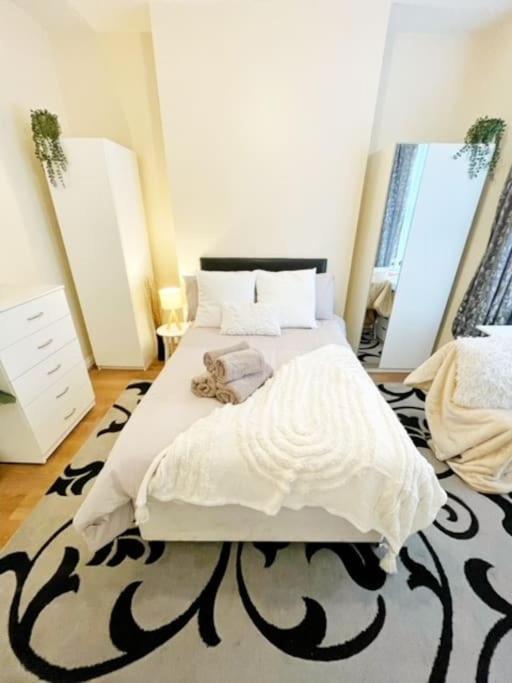5 Bedroom, Sleeps 9 - Base To Explore Liverpool And Beyond Exterior photo